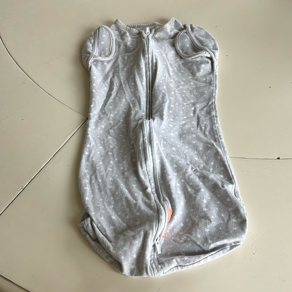 🌺SwaddleMe Gray Sleep Sack